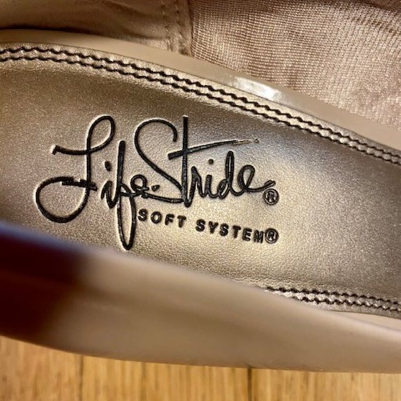 Life Stride Patent Pump - Size10 - Picture 12 of 13